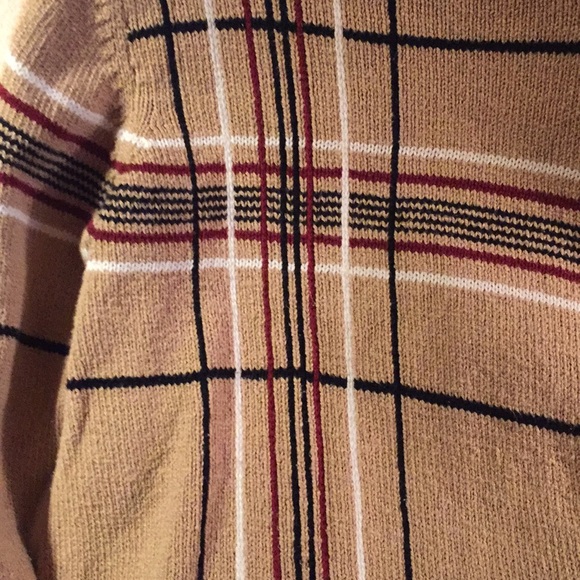 Liz Claiborne Plaid Print round neck sweater - Picture 5 of 5